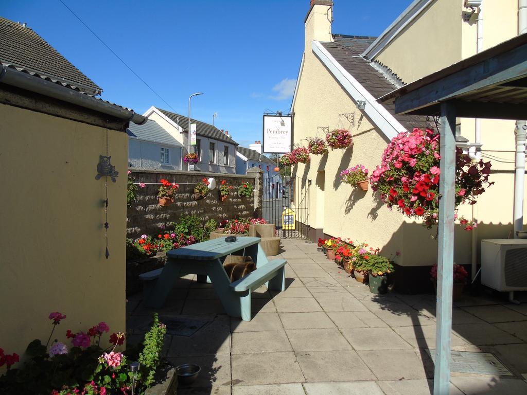 The Pembrey Country Inn Eksteriør billede
